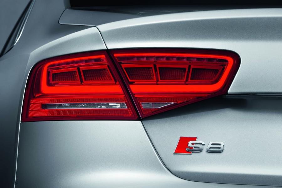 Детали экстерьера Audi S8 (D4) 2012 года  (WW) (фото 49 из 59)